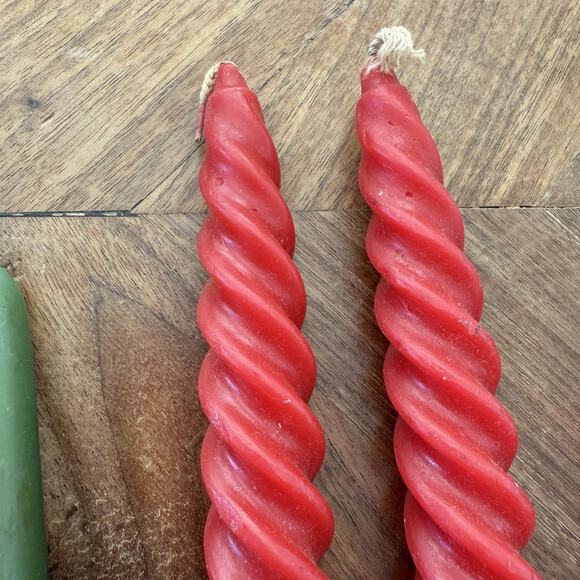 Vintage 1970s Candle Lot 13 Tapers Spirals Tablescapes Holiday Decor Red Green - Picture 2 of 6